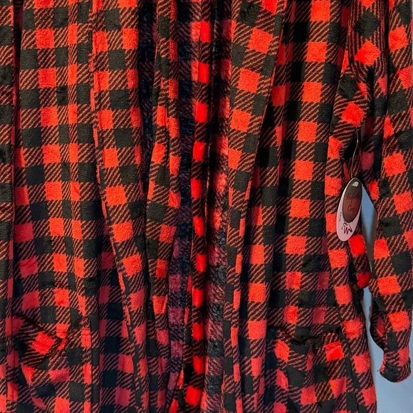 Buffalo Plaid Red and Black Robe - Picture 4 of 4